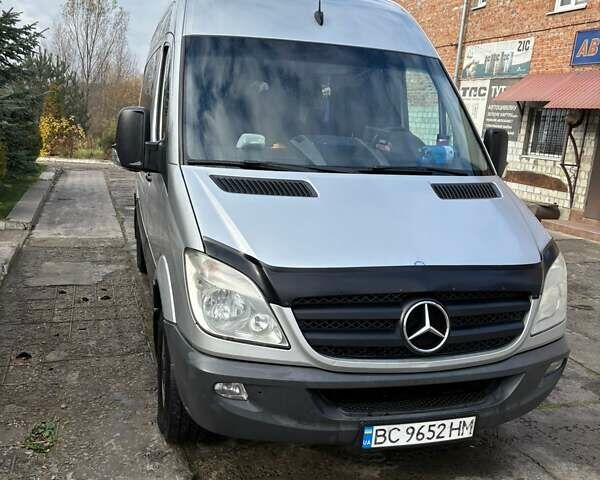 Серый Мерседес Sprinter, объемом двигателя 2.99 л и пробегом 570 тыс. км за 15800 $, фото 1 на Automoto.ua