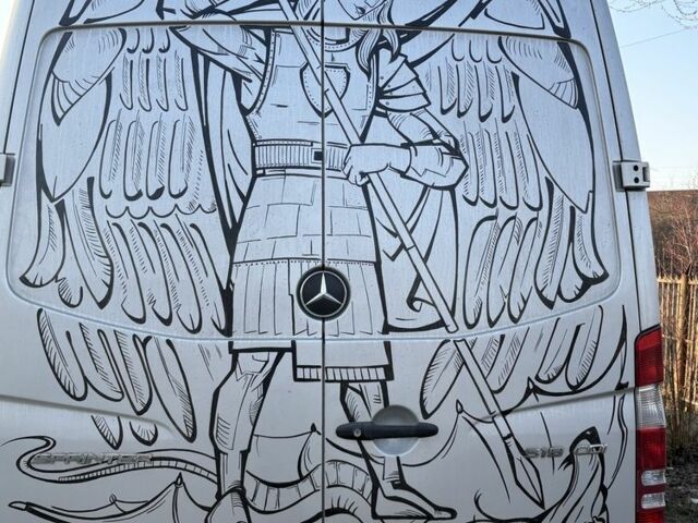 Серый Мерседес Sprinter, объемом двигателя 3 л и пробегом 300 тыс. км за 40347 $, фото 5 на Automoto.ua