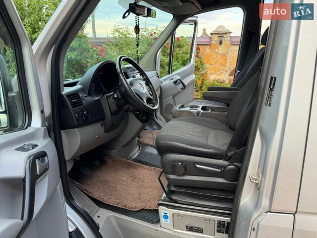 Серый Мерседес Sprinter, объемом двигателя 2.14 л и пробегом 445 тыс. км за 15300 $, фото 12 на Automoto.ua