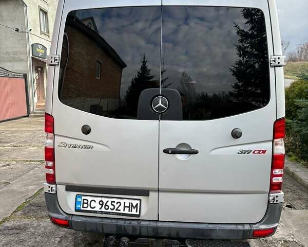 Серый Мерседес Sprinter, объемом двигателя 2.99 л и пробегом 570 тыс. км за 15800 $, фото 3 на Automoto.ua