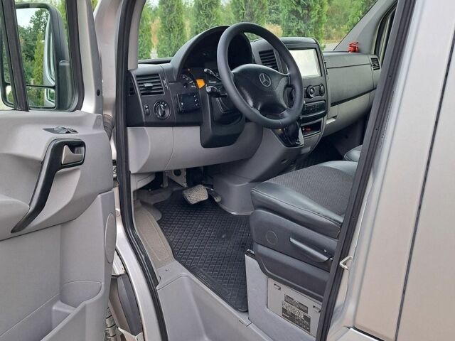 Серый Мерседес Sprinter, объемом двигателя 2.99 л и пробегом 365 тыс. км за 19500 $, фото 8 на Automoto.ua