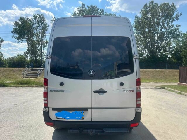 Серый Мерседес Sprinter, объемом двигателя 3 л и пробегом 193 тыс. км за 9988 $, фото 7 на Automoto.ua