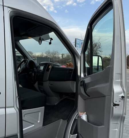 Серый Мерседес Sprinter, объемом двигателя 2.2 л и пробегом 289 тыс. км за 15200 $, фото 4 на Automoto.ua
