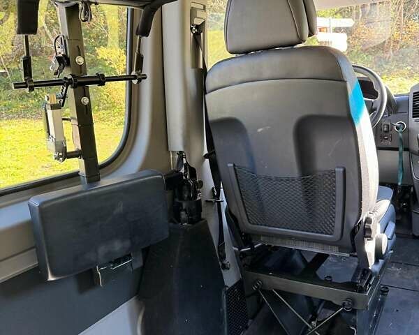 Серый Мерседес Sprinter, объемом двигателя 2.2 л и пробегом 234 тыс. км за 26000 $, фото 14 на Automoto.ua