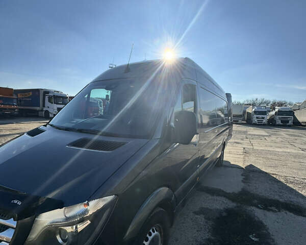 Серый Мерседес Sprinter, объемом двигателя 2.99 л и пробегом 299 тыс. км за 29500 $, фото 15 на Automoto.ua