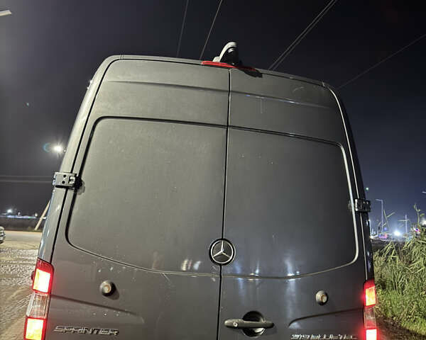 Серый Мерседес Sprinter, объемом двигателя 2.99 л и пробегом 299 тыс. км за 29500 $, фото 22 на Automoto.ua