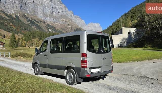 Серый Мерседес Sprinter, объемом двигателя 2.2 л и пробегом 234 тыс. км за 26000 $, фото 2 на Automoto.ua