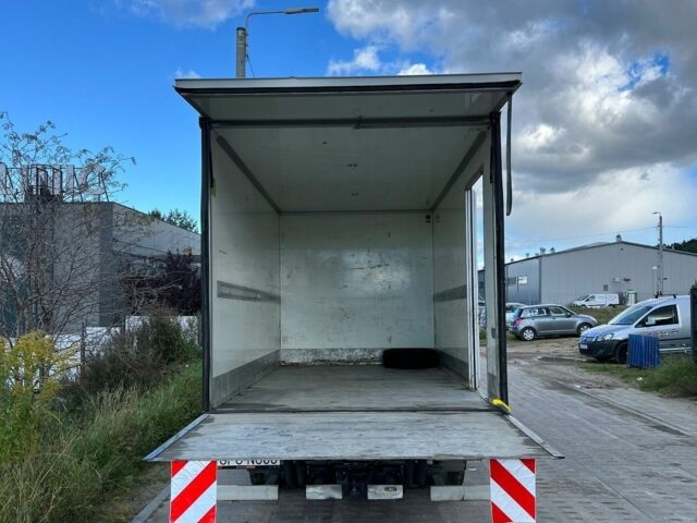 Серый Мерседес Sprinter, объемом двигателя 2.2 л и пробегом 243 тыс. км за 9600 $, фото 2 на Automoto.ua