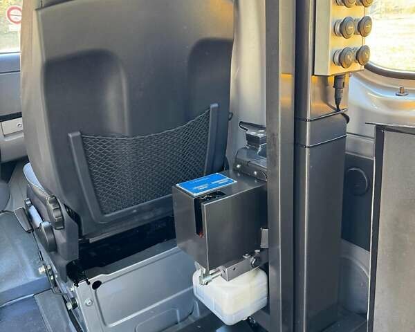 Серый Мерседес Sprinter, объемом двигателя 2.2 л и пробегом 234 тыс. км за 26000 $, фото 15 на Automoto.ua