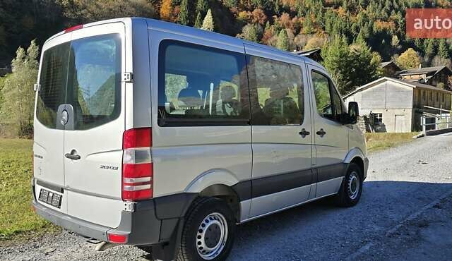 Серый Мерседес Sprinter, объемом двигателя 2.2 л и пробегом 234 тыс. км за 26000 $, фото 3 на Automoto.ua