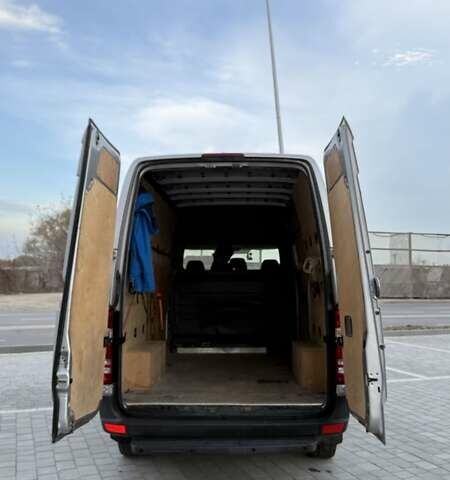 Серый Мерседес Sprinter, объемом двигателя 2.2 л и пробегом 289 тыс. км за 15200 $, фото 2 на Automoto.ua