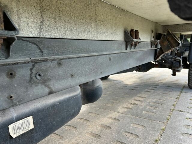 Серый Мерседес Sprinter, объемом двигателя 2.2 л и пробегом 243 тыс. км за 9600 $, фото 23 на Automoto.ua