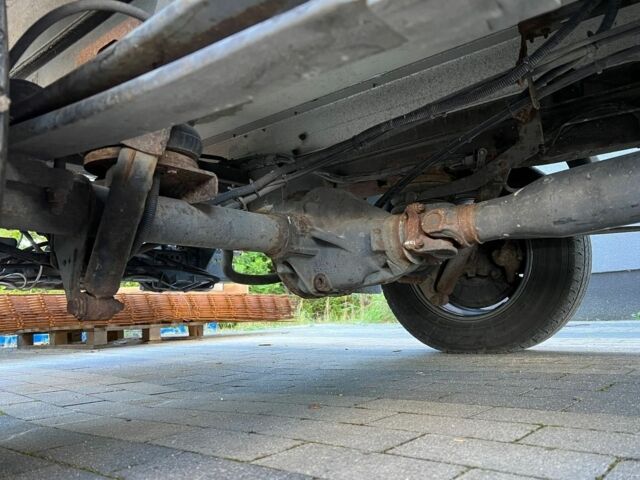 Серый Мерседес Sprinter, объемом двигателя 2.2 л и пробегом 243 тыс. км за 9600 $, фото 14 на Automoto.ua