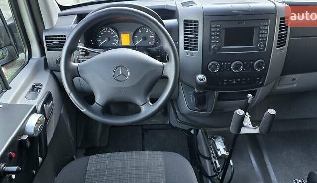 Серый Мерседес Sprinter, объемом двигателя 2.2 л и пробегом 234 тыс. км за 26000 $, фото 7 на Automoto.ua