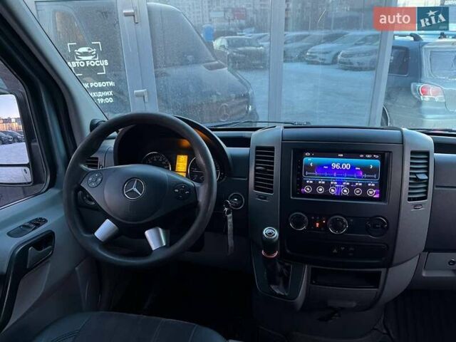 Серый Мерседес Sprinter, объемом двигателя 2.14 л и пробегом 322 тыс. км за 23990 $, фото 11 на Automoto.ua