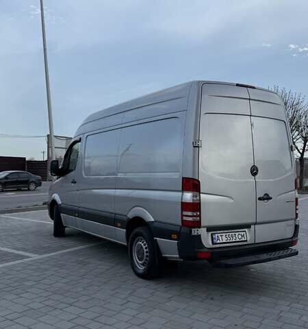 Серый Мерседес Sprinter, объемом двигателя 2.2 л и пробегом 289 тыс. км за 15200 $, фото 7 на Automoto.ua