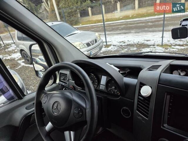 Серый Мерседес Sprinter, объемом двигателя 2.99 л и пробегом 399 тыс. км за 34500 $, фото 15 на Automoto.ua