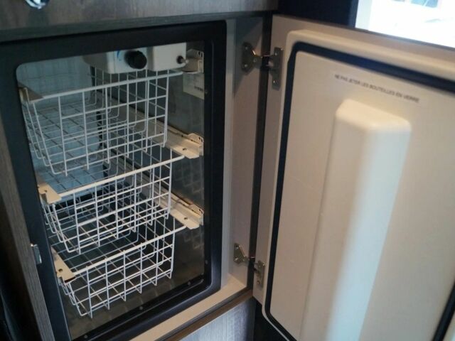 Сірий Мерседес Sprinter, об'ємом двигуна 2.2 л та пробігом 111 тис. км за 11000 $, фото 19 на Automoto.ua