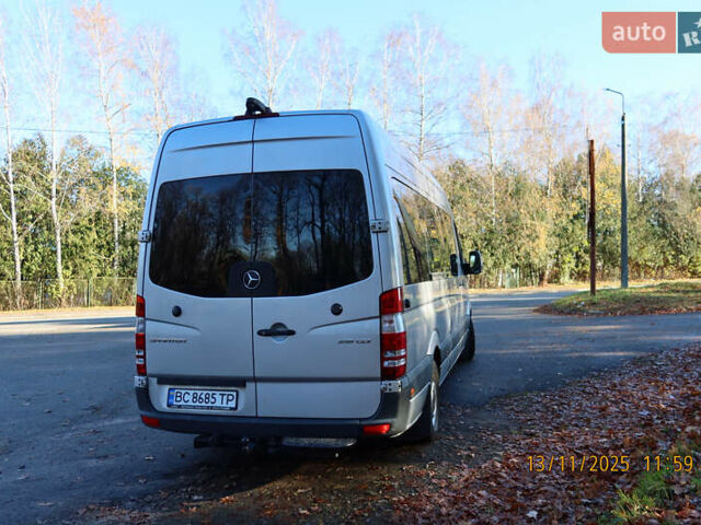 Серый Мерседес Sprinter, объемом двигателя 2.2 л и пробегом 317 тыс. км за 37000 $, фото 4 на Automoto.ua