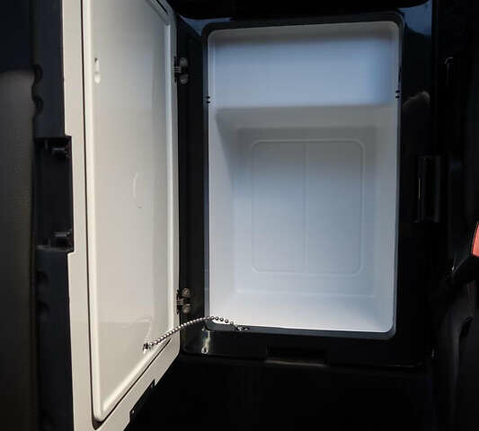 Серый Мерседес Sprinter, объемом двигателя 2.2 л и пробегом 317 тыс. км за 37000 $, фото 12 на Automoto.ua