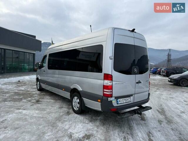 Серый Мерседес Sprinter, объемом двигателя 2.99 л и пробегом 399 тыс. км за 34500 $, фото 3 на Automoto.ua