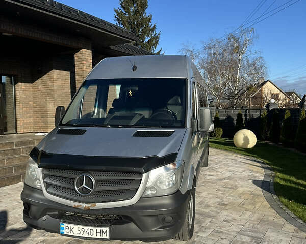 Серый Мерседес Sprinter, объемом двигателя 2.2 л и пробегом 580 тыс. км за 17900 $, фото 6 на Automoto.ua