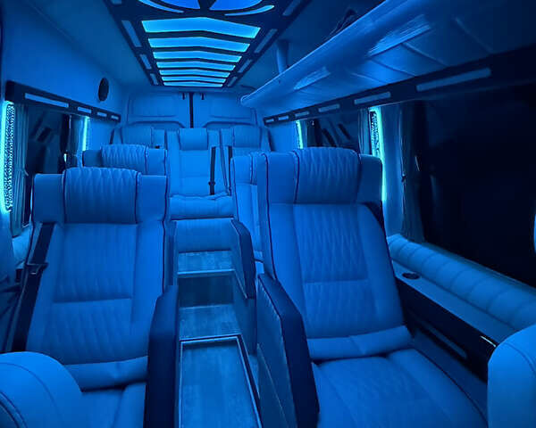 Серый Мерседес Sprinter, объемом двигателя 2.99 л и пробегом 350 тыс. км за 47999 $, фото 11 на Automoto.ua