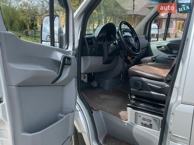 Серый Мерседес Sprinter, объемом двигателя 2.2 л и пробегом 437 тыс. км за 25500 $, фото 8 на Automoto.ua