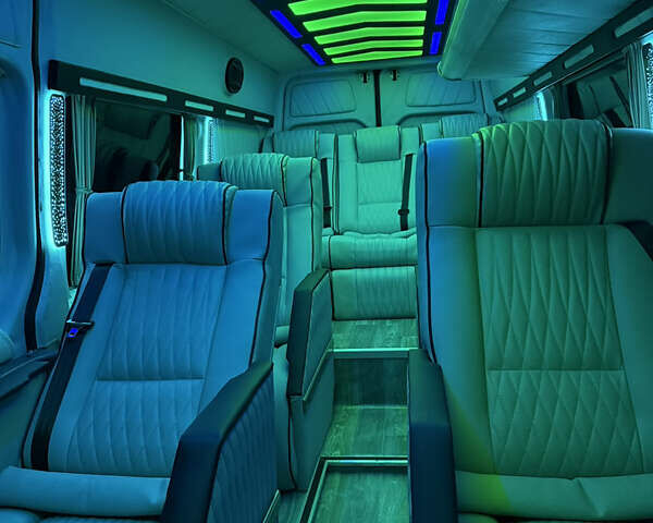 Серый Мерседес Sprinter, объемом двигателя 2.99 л и пробегом 350 тыс. км за 47999 $, фото 15 на Automoto.ua