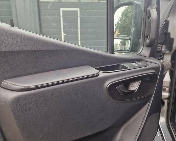 Сірий Мерседес Sprinter, об'ємом двигуна 3 л та пробігом 405 тис. км за 39999 $, фото 8 на Automoto.ua