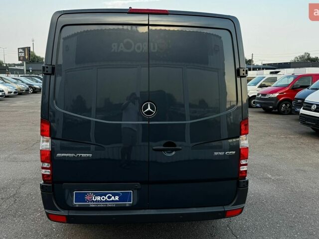 Серый Мерседес Sprinter, объемом двигателя 2.14 л и пробегом 167 тыс. км за 55000 $, фото 167 на Automoto.ua