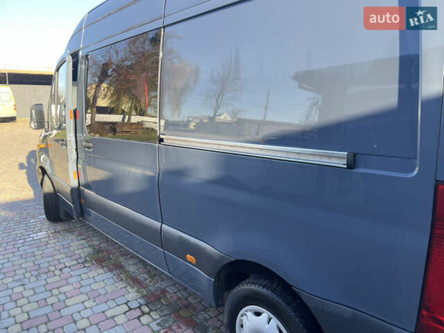 Серый Мерседес Sprinter, объемом двигателя 2.2 л и пробегом 455 тыс. км за 19900 $, фото 13 на Automoto.ua