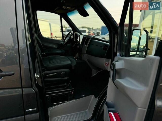 Серый Мерседес Sprinter, объемом двигателя 2.14 л и пробегом 167 тыс. км за 55000 $, фото 68 на Automoto.ua