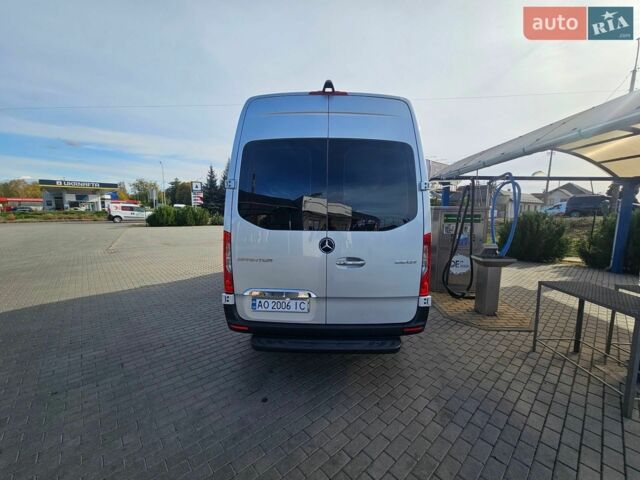 Серый Мерседес Sprinter, объемом двигателя 2.14 л и пробегом 265 тыс. км за 38777 $, фото 5 на Automoto.ua