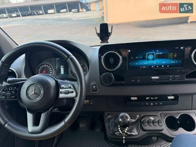 Серый Мерседес Sprinter, объемом двигателя 2.2 л и пробегом 325 тыс. км за 31900 $, фото 5 на Automoto.ua