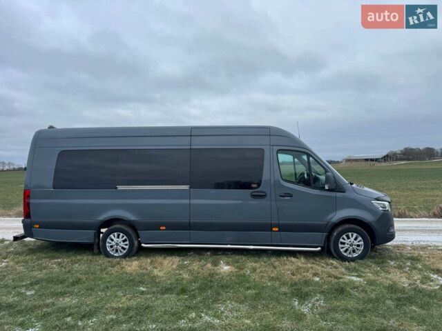 Серый Мерседес Sprinter, объемом двигателя 1.95 л и пробегом 621 тыс. км за 29999 $, фото 2 на Automoto.ua