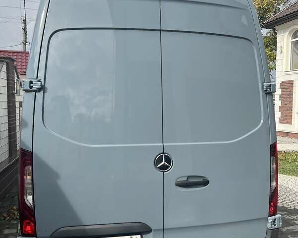 Сірий Мерседес Sprinter, об'ємом двигуна 2.99 л та пробігом 1 тис. км за 105000 $, фото 2 на Automoto.ua