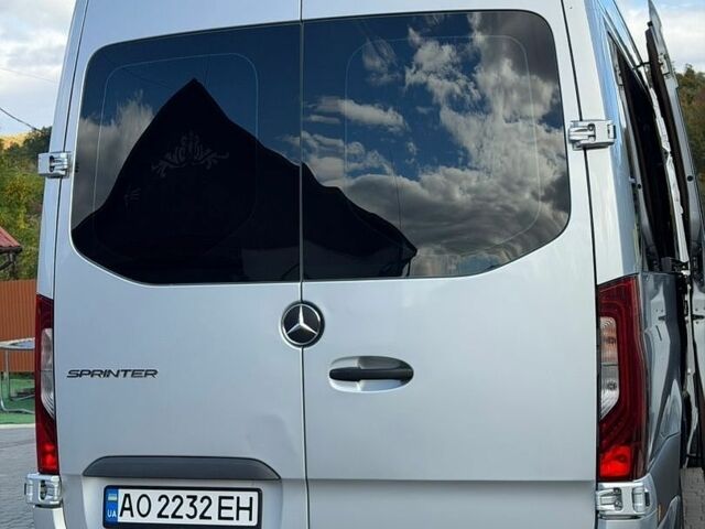 Серый Мерседес Sprinter, объемом двигателя 2 л и пробегом 312 тыс. км за 45000 $, фото 4 на Automoto.ua