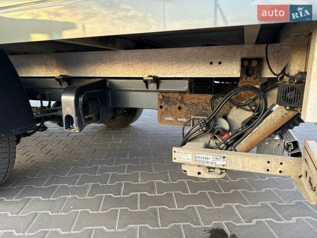 Серый Мерседес Sprinter, объемом двигателя 0 л и пробегом 240 тыс. км за 28700 $, фото 28 на Automoto.ua