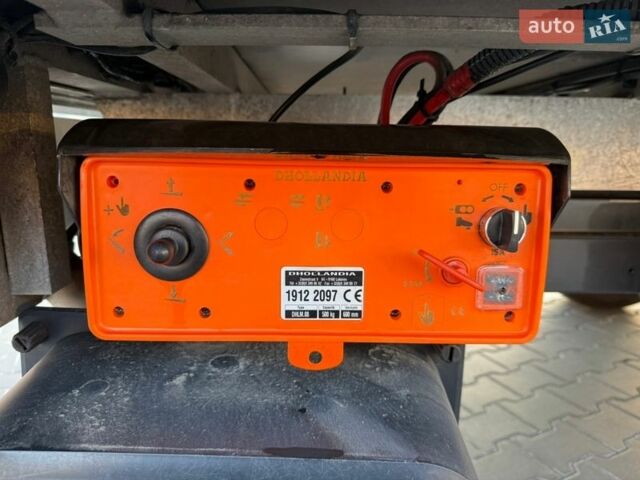 Серый Мерседес Sprinter, объемом двигателя 0 л и пробегом 240 тыс. км за 28700 $, фото 13 на Automoto.ua