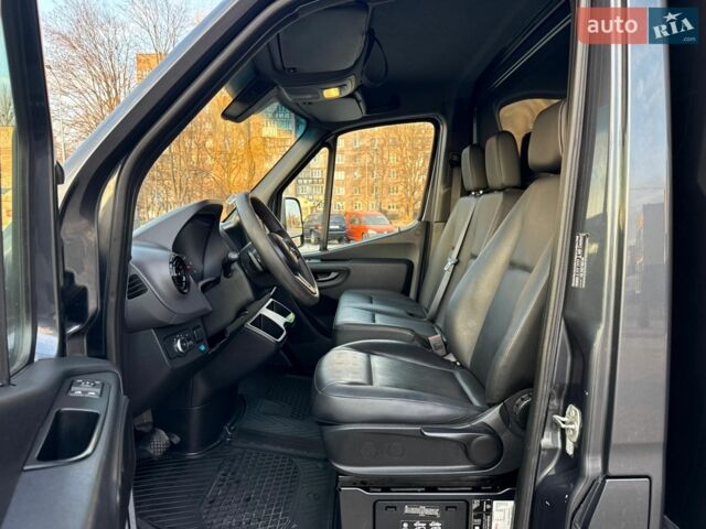 Серый Мерседес Sprinter, объемом двигателя 0 л и пробегом 240 тыс. км за 33000 $, фото 45 на Automoto.ua