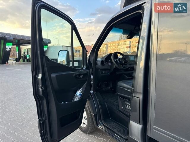 Серый Мерседес Sprinter, объемом двигателя 0 л и пробегом 240 тыс. км за 28700 $, фото 44 на Automoto.ua