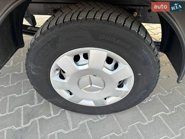 Серый Мерседес Sprinter, объемом двигателя 0 л и пробегом 240 тыс. км за 33000 $, фото 34 на Automoto.ua