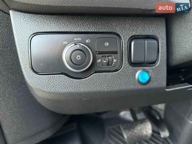 Серый Мерседес Sprinter, объемом двигателя 0 л и пробегом 240 тыс. км за 28700 $, фото 47 на Automoto.ua