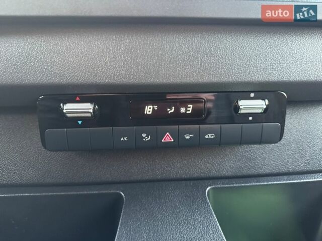 Серый Мерседес Sprinter, объемом двигателя 0 л и пробегом 240 тыс. км за 28700 $, фото 63 на Automoto.ua