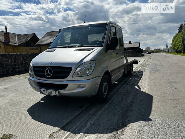 Серый Мерседес Sprinter, объемом двигателя 2.15 л и пробегом 630 тыс. км за 19500 $, фото 3 на Automoto.ua