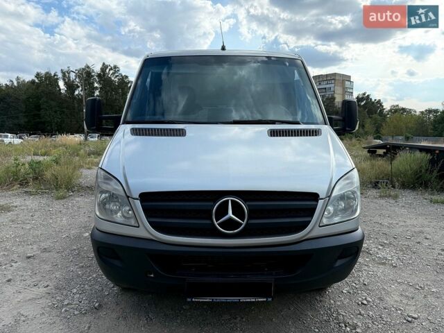 Серый Мерседес Sprinter, объемом двигателя 2.15 л и пробегом 315 тыс. км за 15800 $, фото 10 на Automoto.ua