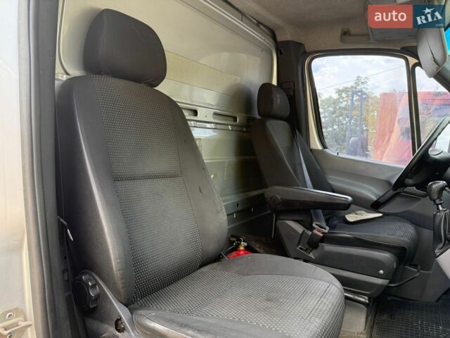 Серый Мерседес Sprinter, объемом двигателя 2.15 л и пробегом 315 тыс. км за 15600 $, фото 19 на Automoto.ua
