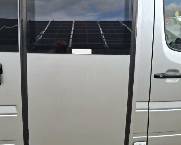 Серый Мерседес Sprinter, объемом двигателя 2.15 л и пробегом 253 тыс. км за 16300 $, фото 8 на Automoto.ua