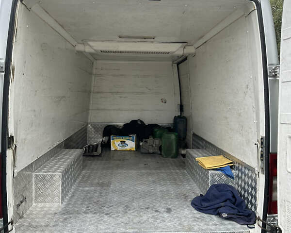 Серый Мерседес Sprinter, объемом двигателя 2.69 л и пробегом 744 тыс. км за 9900 $, фото 8 на Automoto.ua